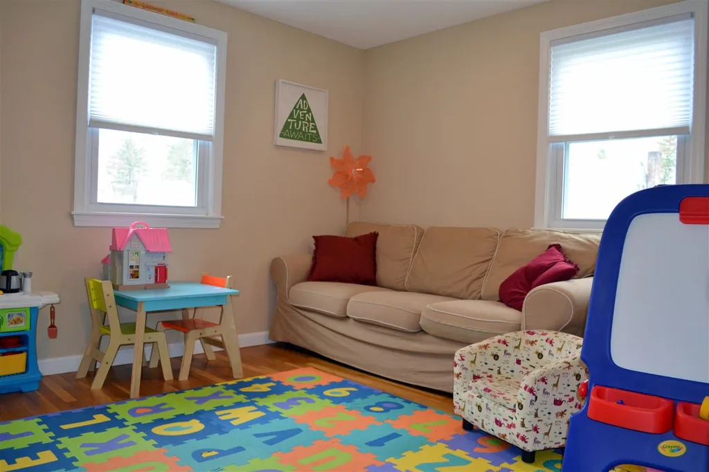 8 Westhill Drive Nashua NH 03062
