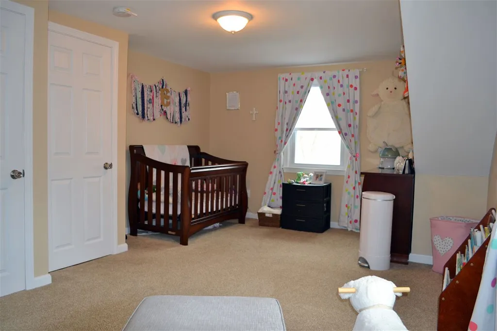 8 Westhill Drive Nashua NH 03062