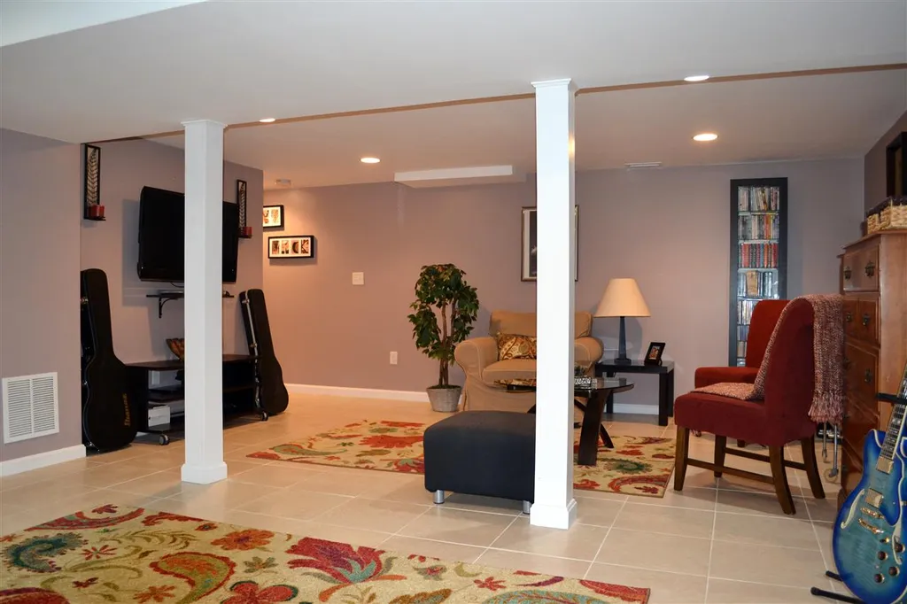 8 Westhill Drive Nashua NH 03062