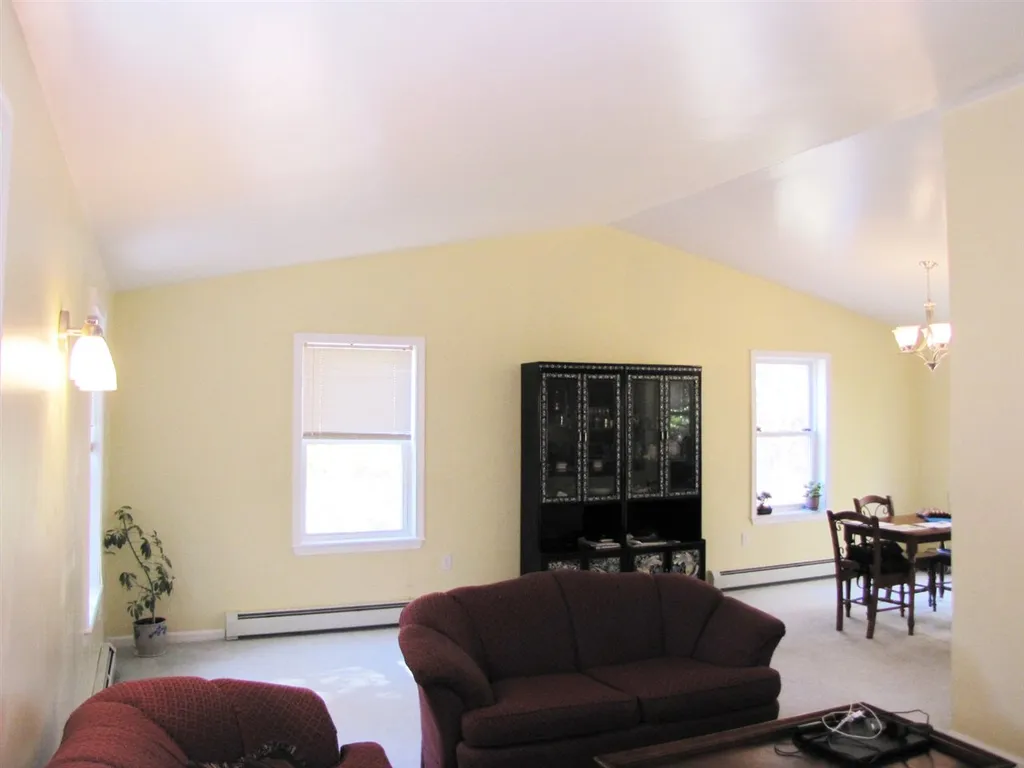 8 Whittier Lane Lee NH 03861