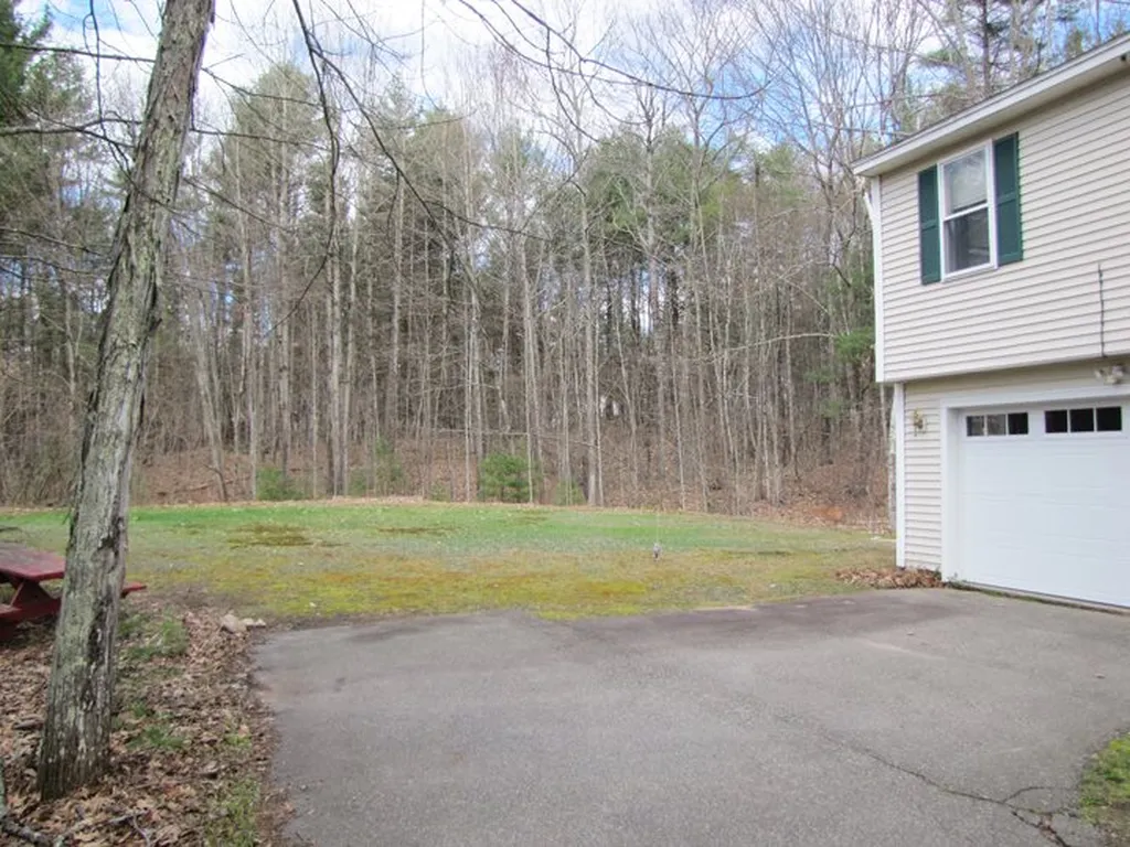 8 Whittier Lane Lee NH 03861