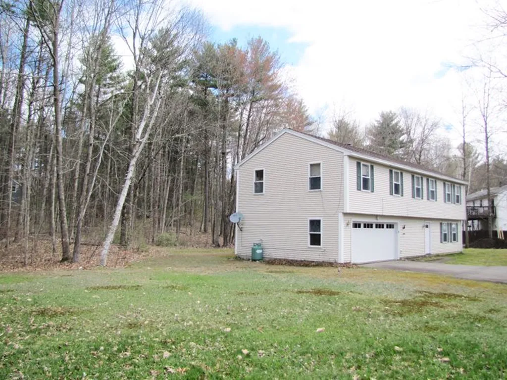 8 Whittier Lane Lee NH 03861