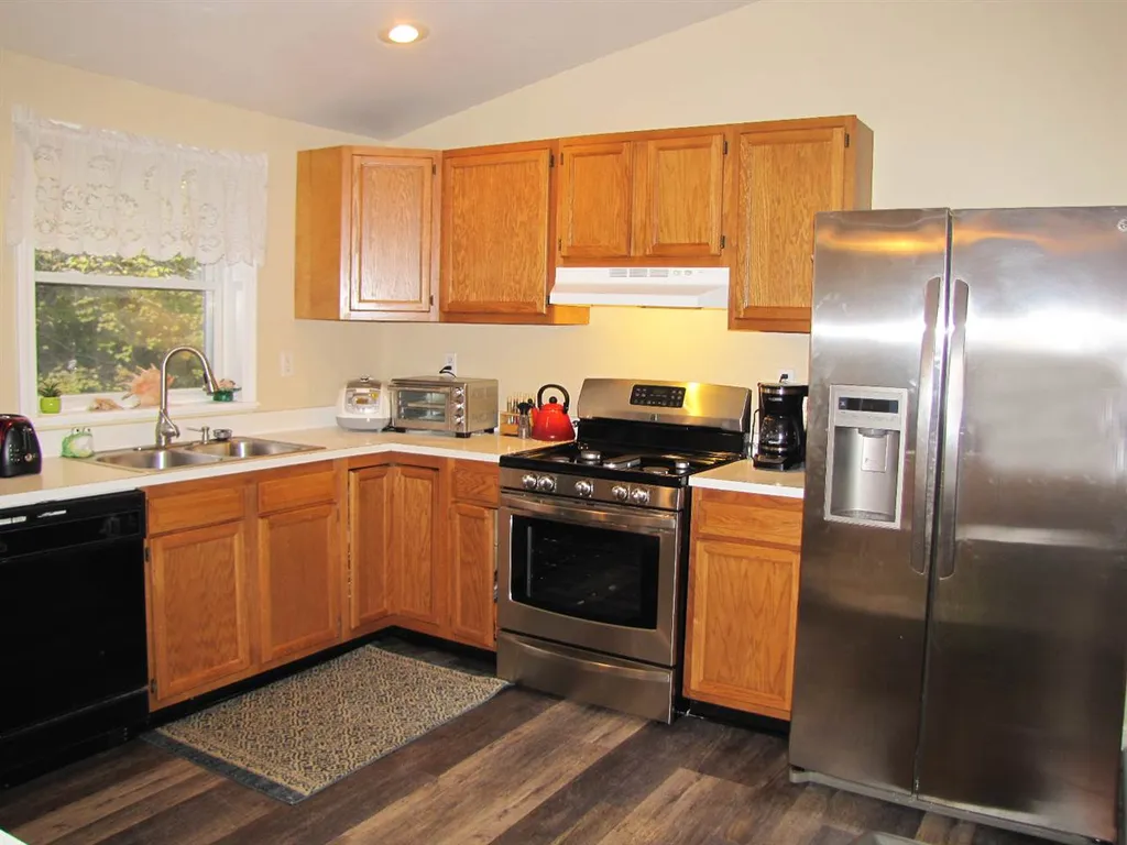 8 Whittier Lane Lee NH 03861