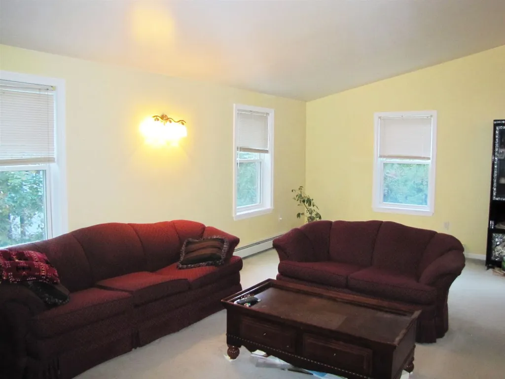 8 Whittier Lane Lee NH 03861
