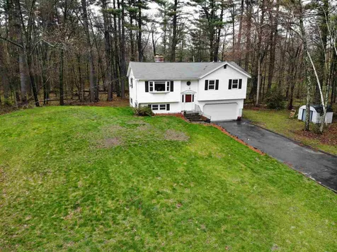 25 Circle Drive Litchfield NH 03052