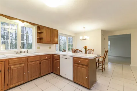 129 Wallace Road Goffstown NH 03045