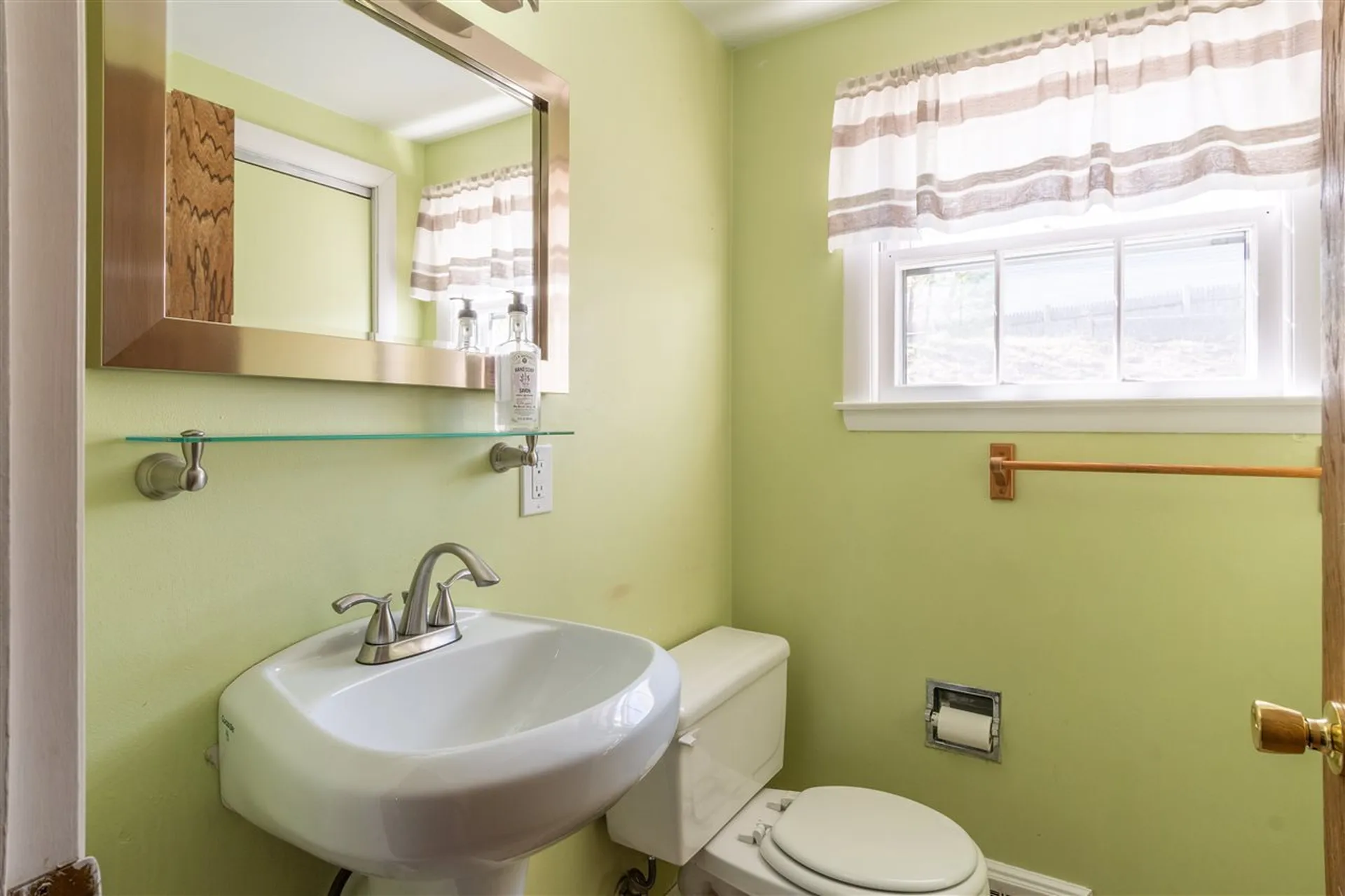 9 Fairmount Street Nashua NH 03064
