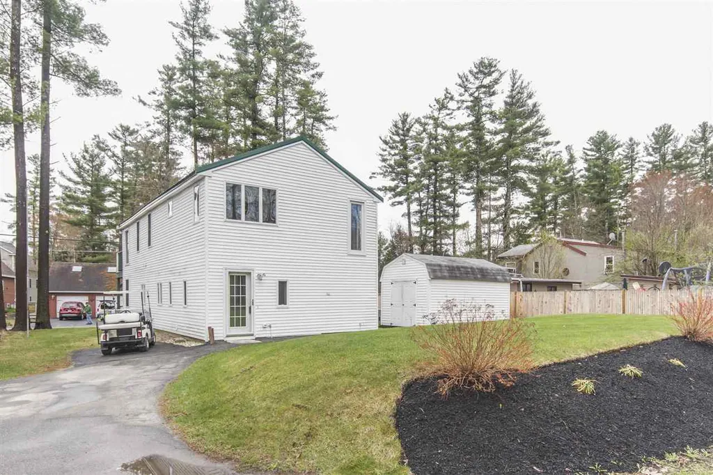 606 Collettes Grove Road Derry NH 03038