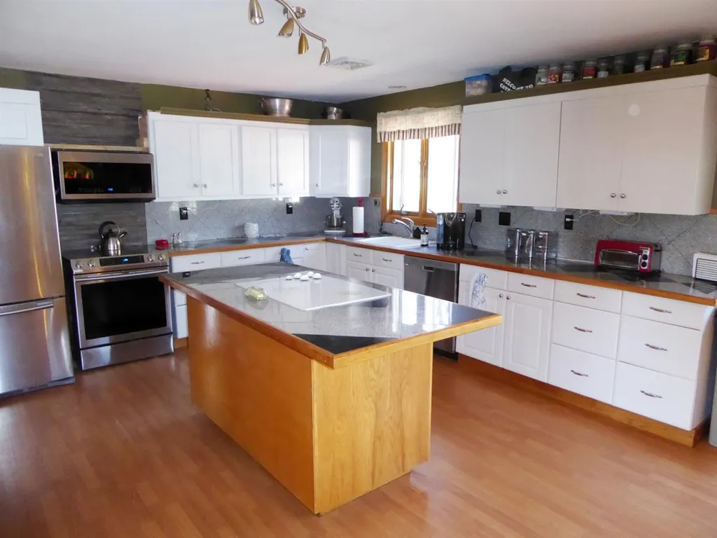 125 Place Road East Hinesburg VT 05461