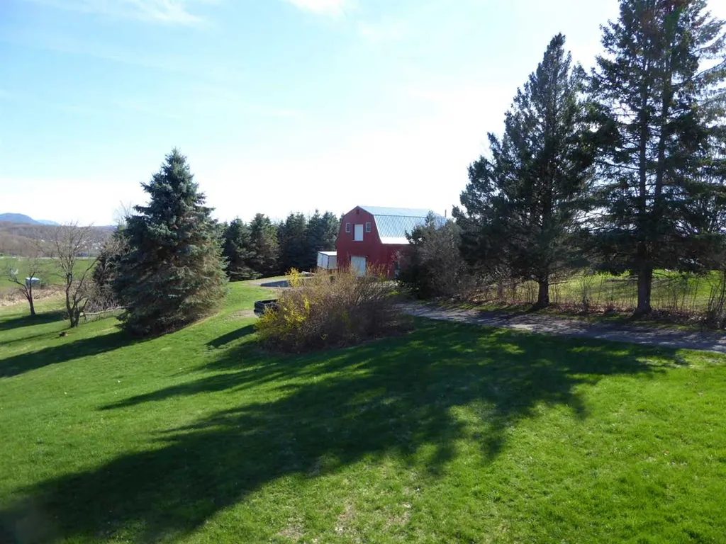 125 Place Road East Hinesburg VT 05461
