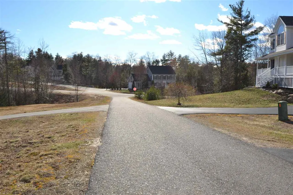 9 October Way Barrington NH 03825