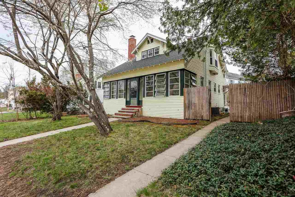 21 Manchester Street Nashua NH 03064