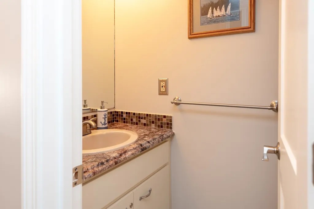 2696 Lake Shore Road Gilford NH 03249