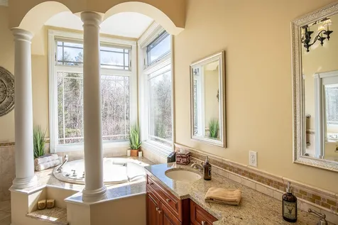 33 Linden Road Hampton Falls NH 03844