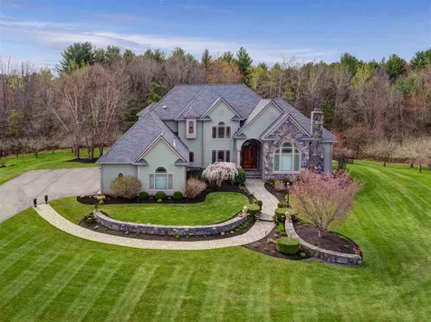 33 Linden Road Hampton Falls NH 03844