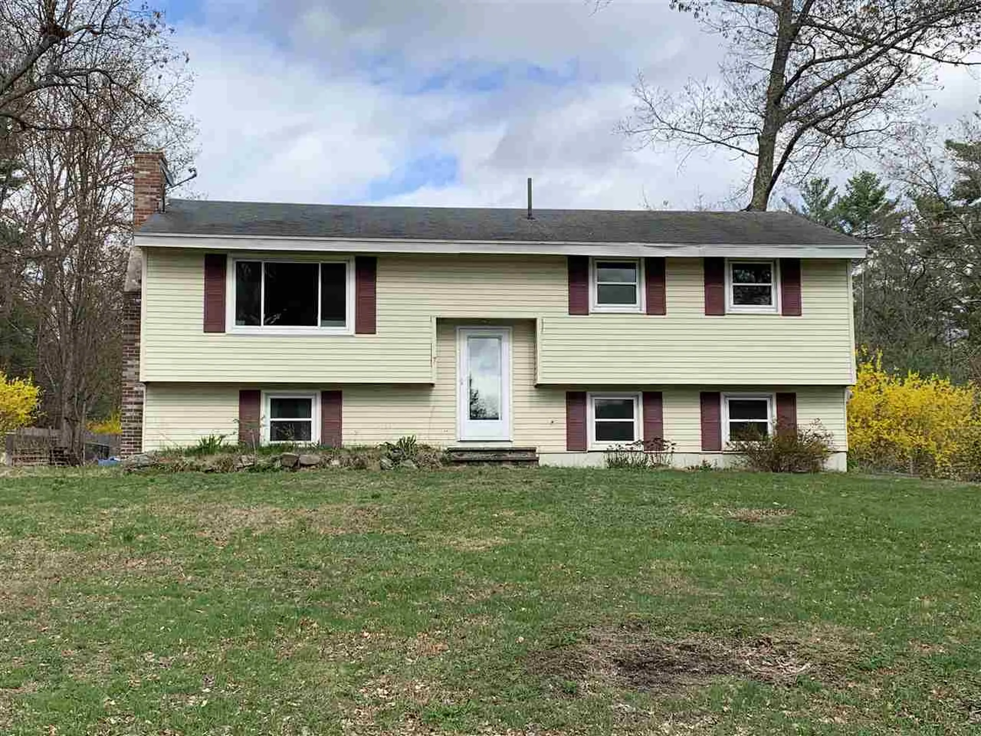 7 Pilgrim Avenue Merrimack NH 03054
