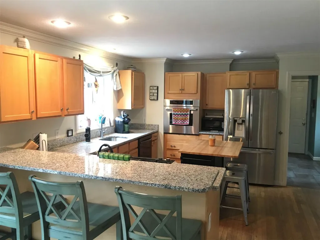 14 Cross Drive Brentwood NH 03833
