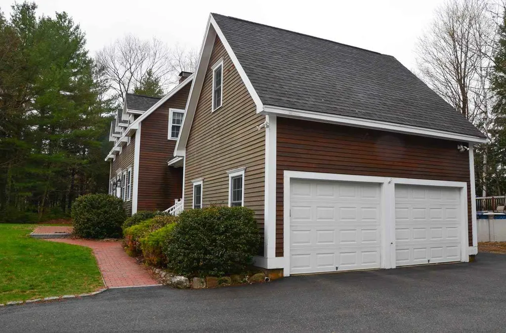14 Cross Drive Brentwood NH 03833