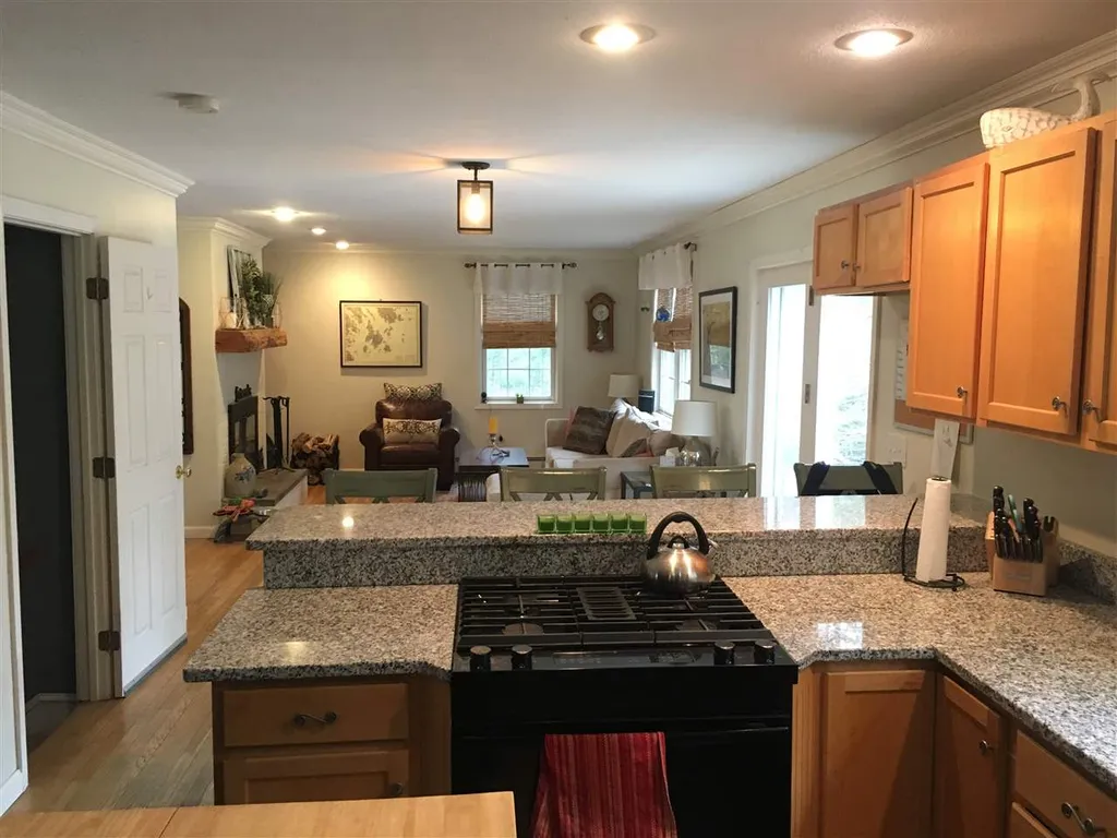 14 Cross Drive Brentwood NH 03833