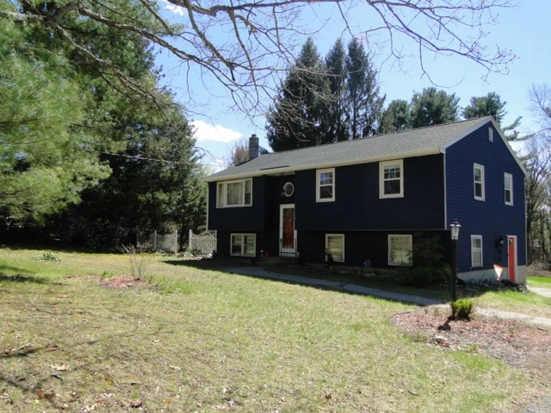 379 Island Pond Road Derry NH 03038