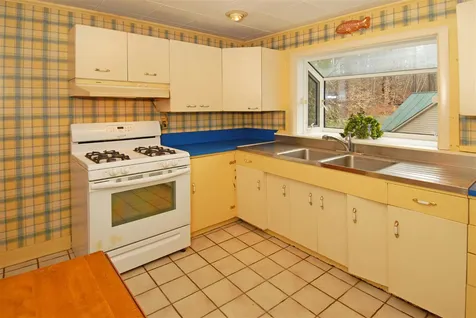 24 Dewey Avenue Windsor VT 05089