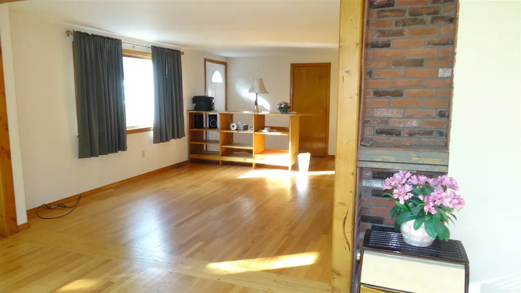 15 N River Road Walpole NH 03608