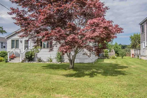 6 Gentian Road Hampton NH 03842