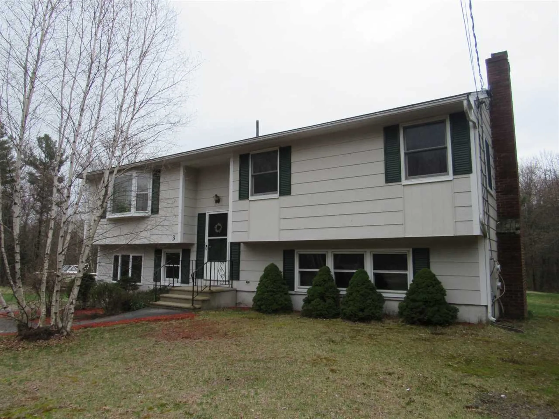 3 Bisbee Circle Derry NH 03038