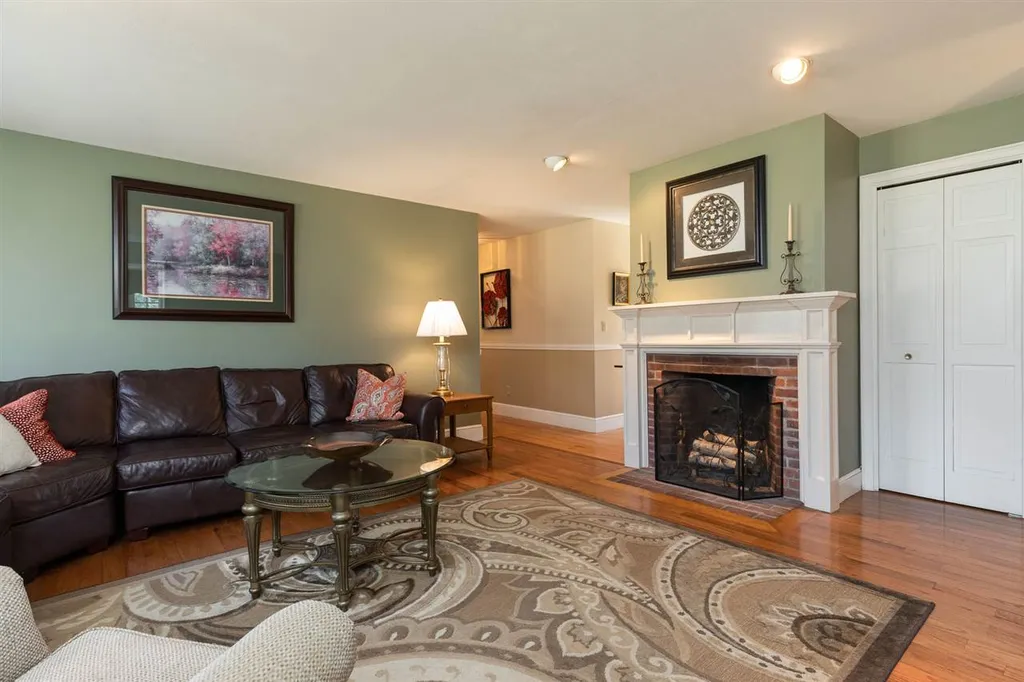 10 Reyners Brook Drive Dover NH 03820