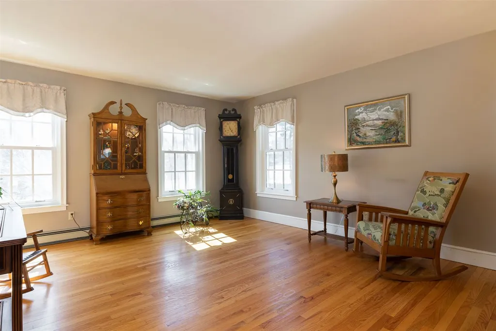 10 Reyners Brook Drive Dover NH 03820