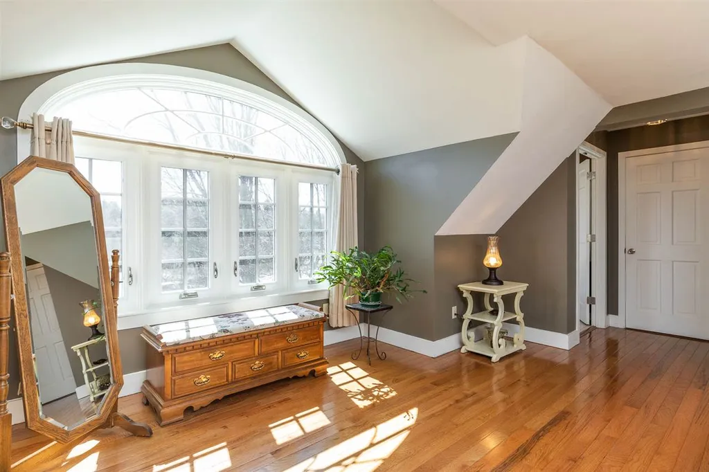 10 Reyners Brook Drive Dover NH 03820