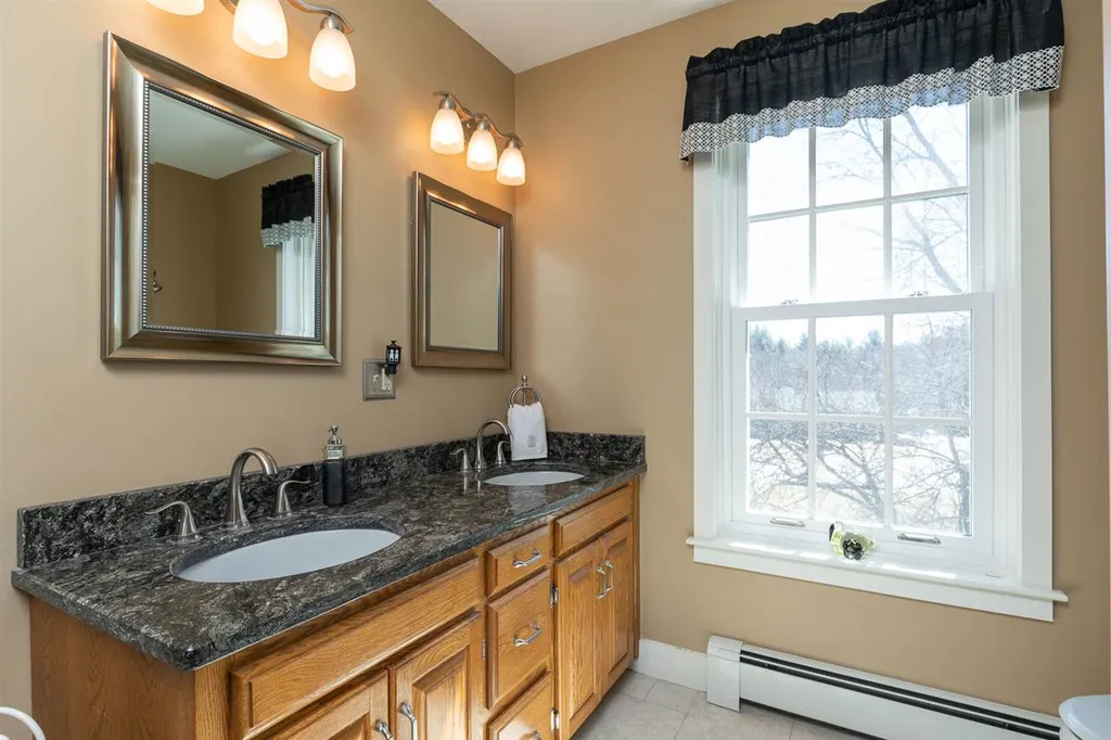 10 Reyners Brook Drive Dover NH 03820