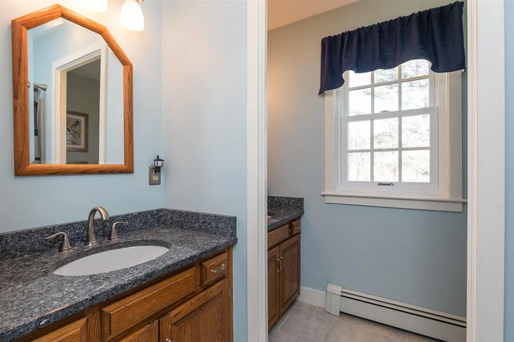 10 Reyners Brook Drive Dover NH 03820