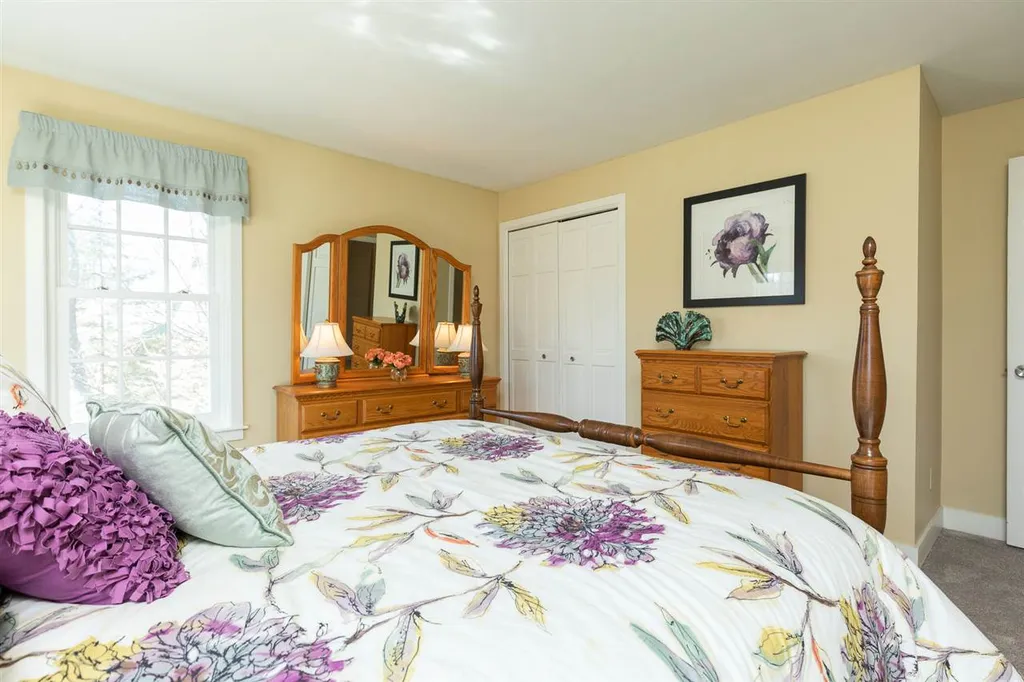 10 Reyners Brook Drive Dover NH 03820