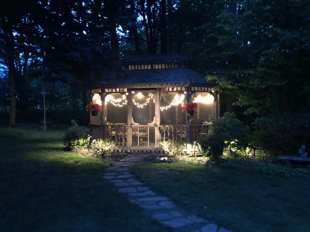 10 Reyners Brook Drive Dover NH 03820