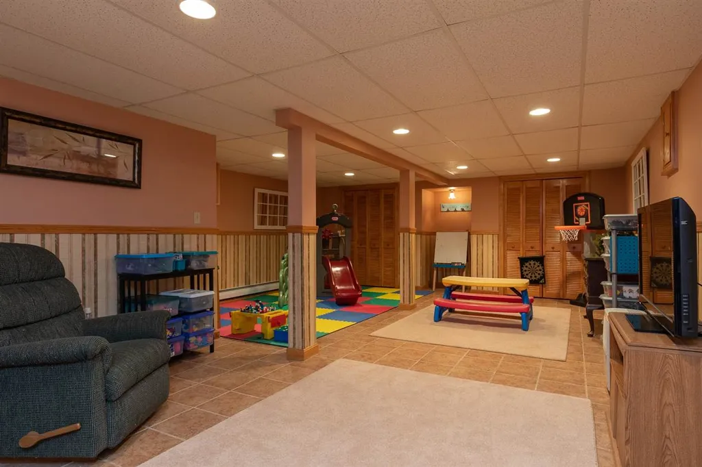 10 Reyners Brook Drive Dover NH 03820