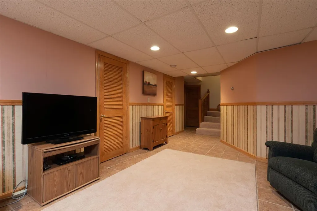 10 Reyners Brook Drive Dover NH 03820