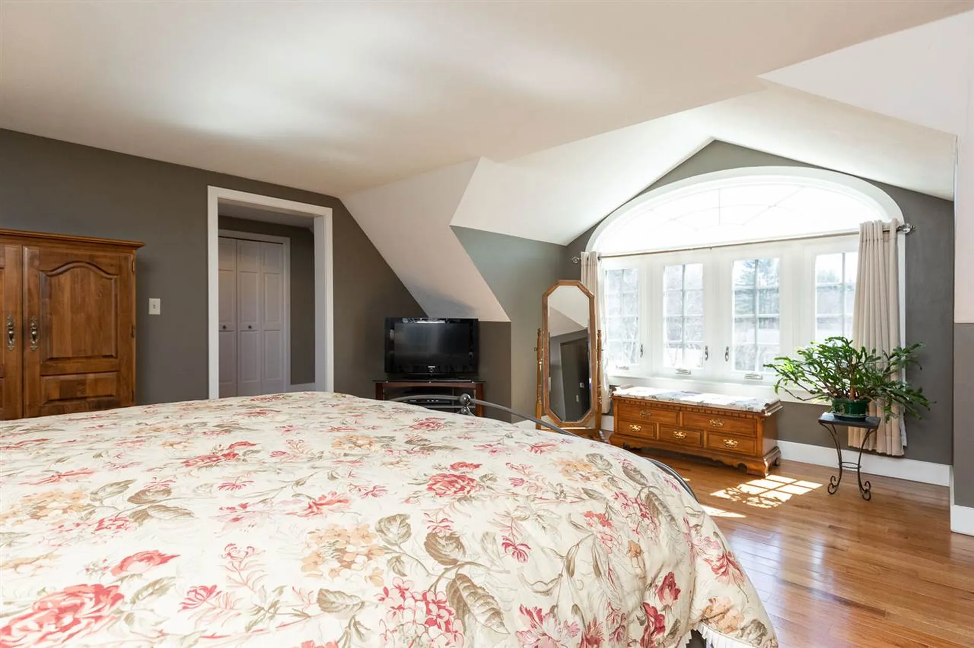10 Reyners Brook Drive Dover NH 03820