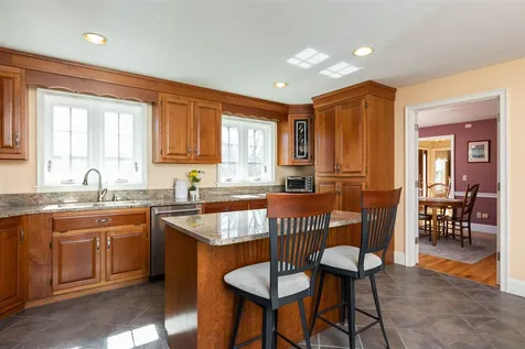 10 Reyners Brook Drive Dover NH 03820