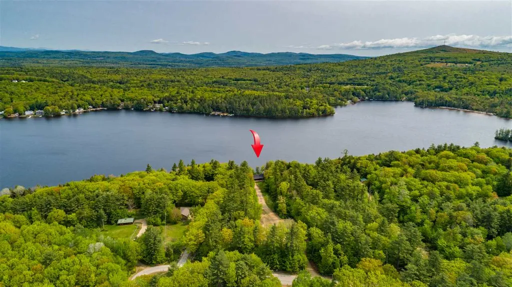27 Halfmoon Bay Drive Barnstead NH 03225