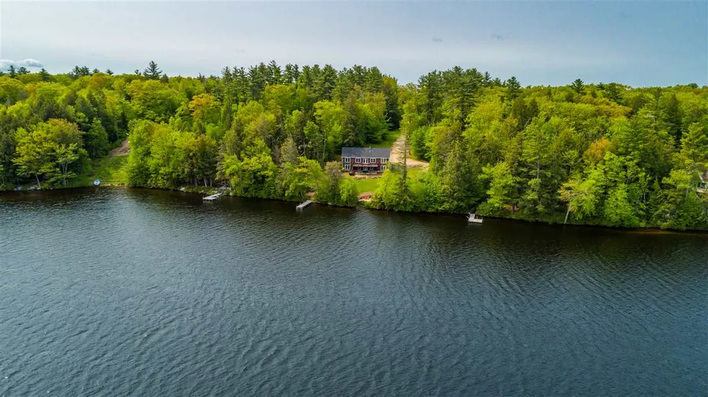 27 Halfmoon Bay Drive Barnstead NH 03225