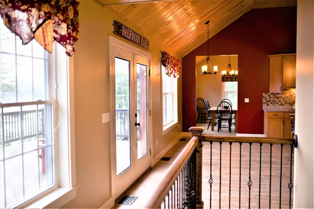 27 Halfmoon Bay Drive Barnstead NH 03225