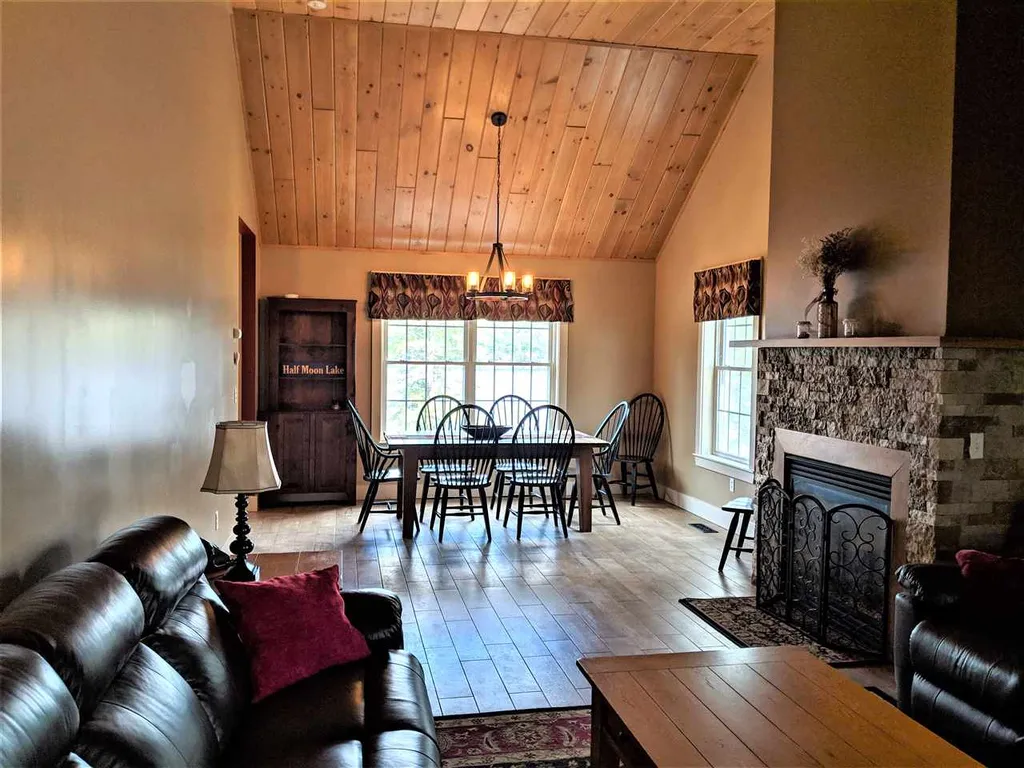 27 Halfmoon Bay Drive Barnstead NH 03225