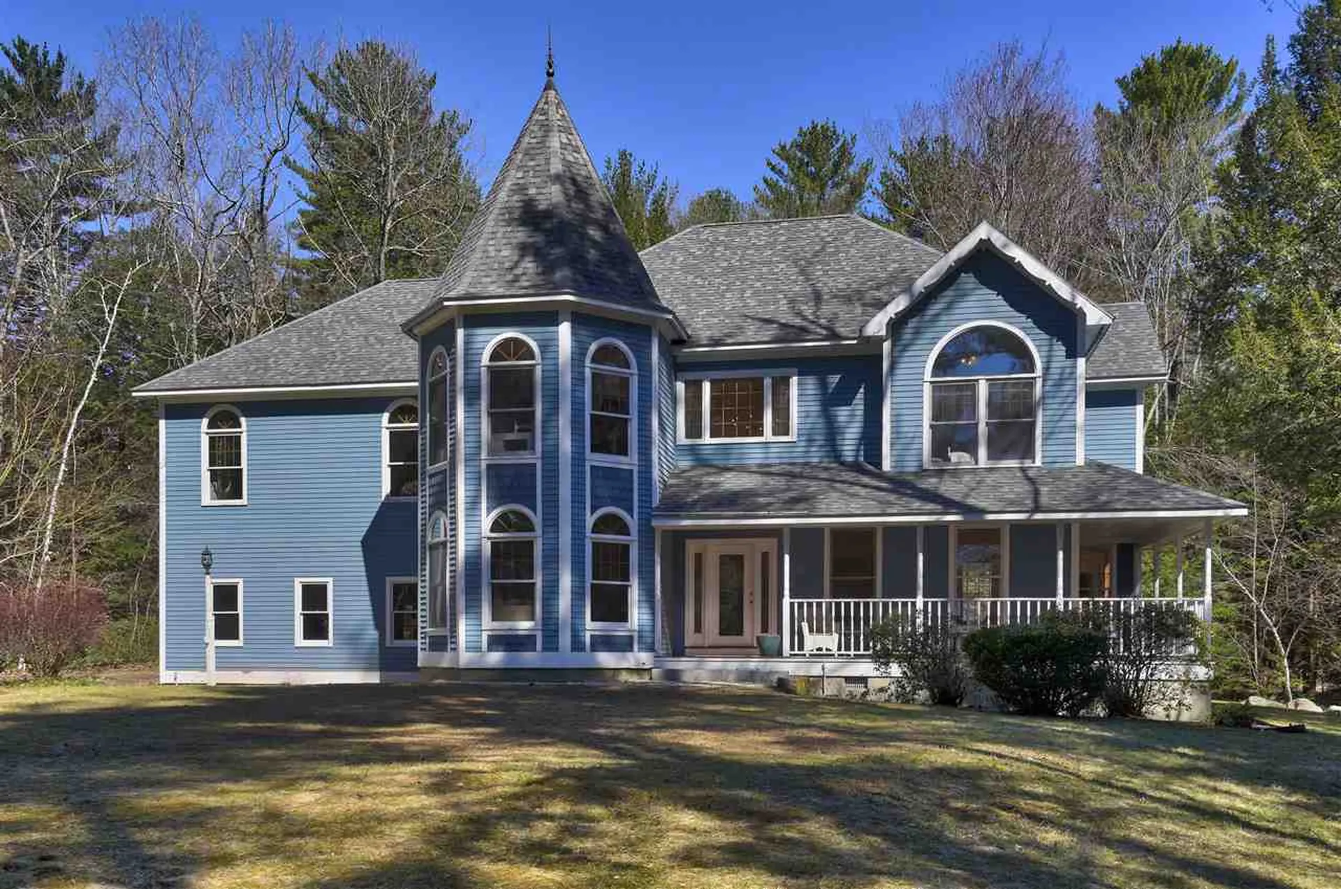 15 Dartmouth Circle Bedford NH 03110