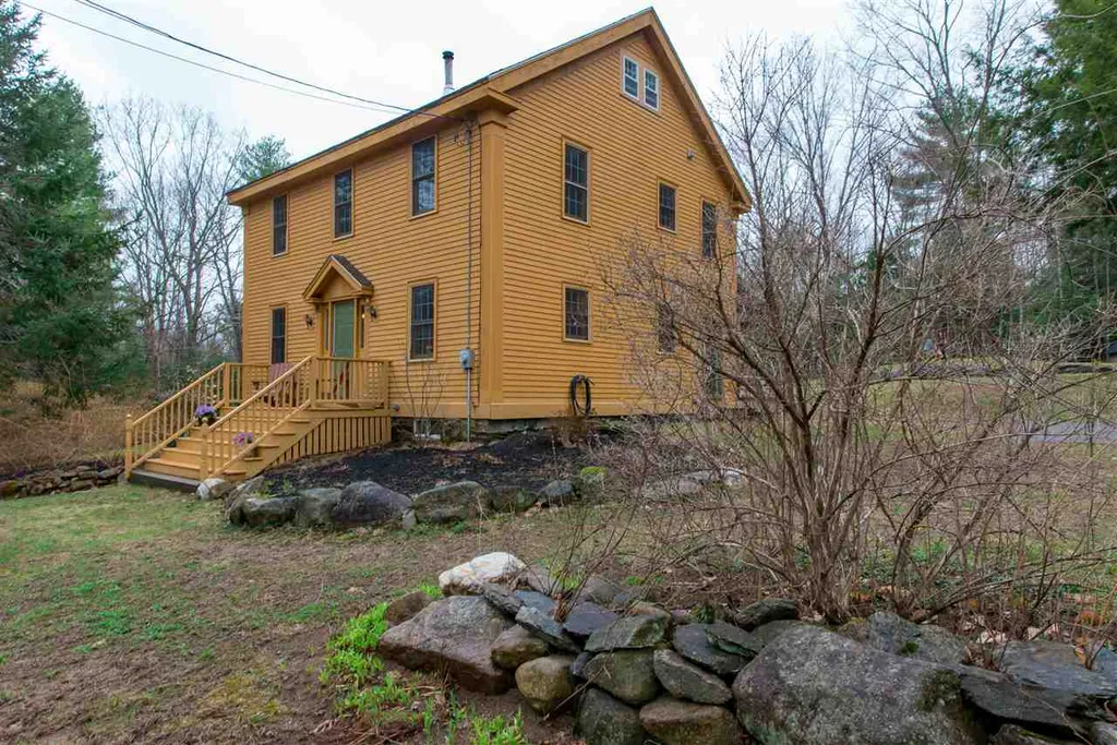 35 Joalco Road Strafford NH 03884