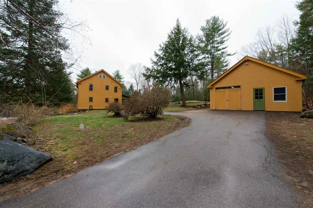 35 Joalco Road Strafford NH 03884