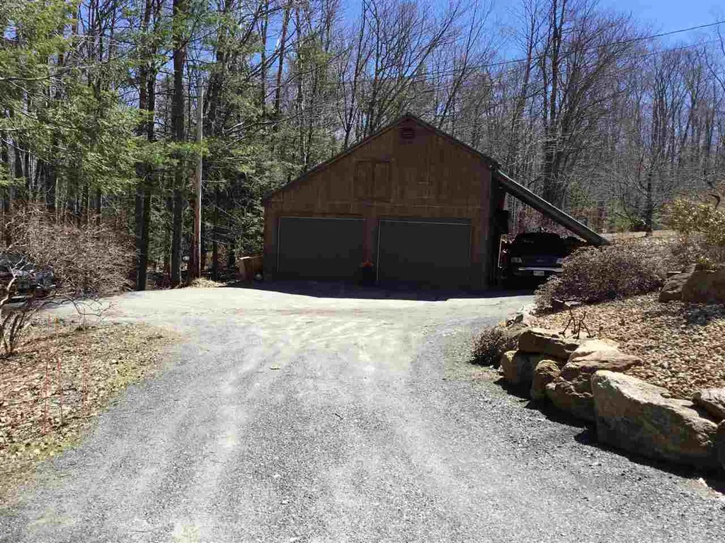 11 Monument Road Richmond NH 03470