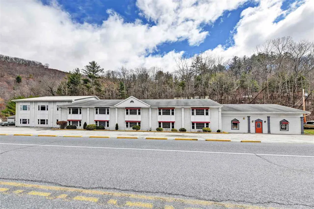 7557 Us Route 7 Pownal VT 05621