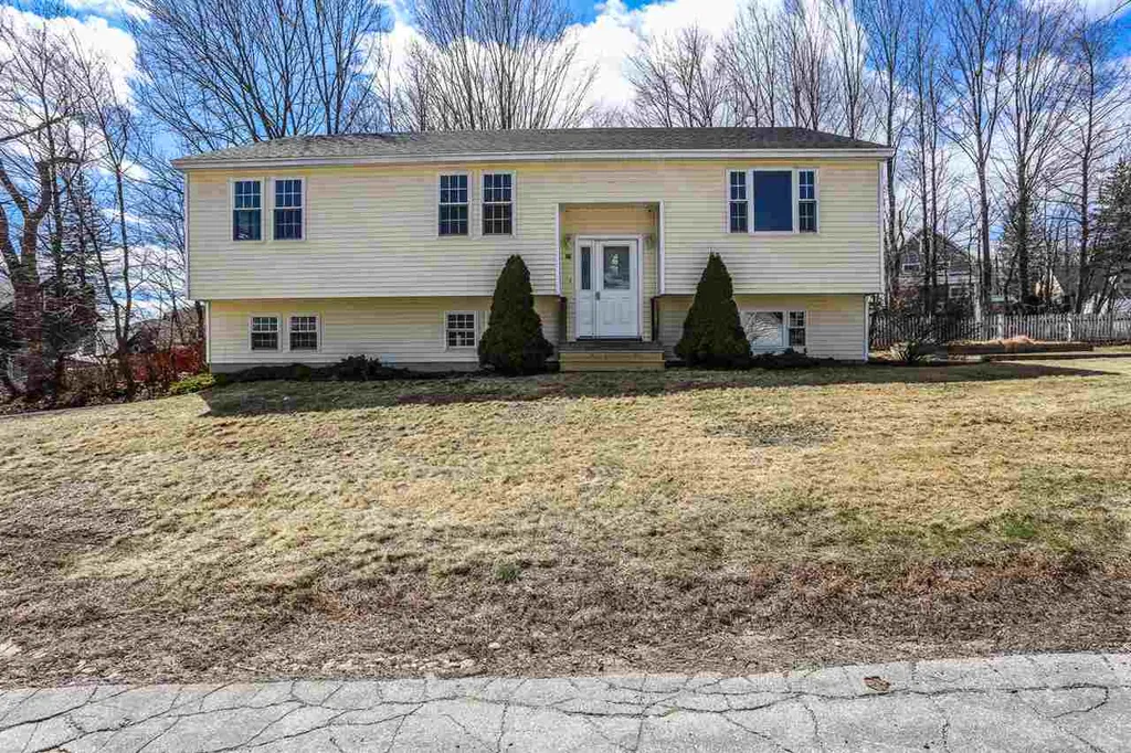 28 Glen Street Farmington NH 03835