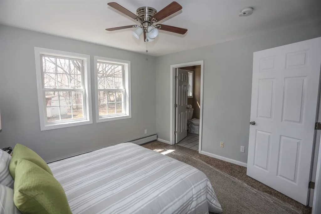 28 Glen Street Farmington NH 03835